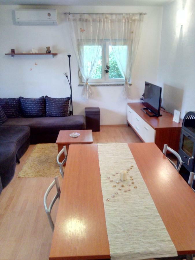 Apartment Melani Πούλα Εξωτερικό φωτογραφία
